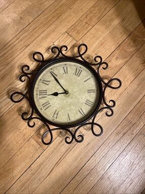 vintage 90s wrought iron clock dark brown-not working/hand mechanism replacement
